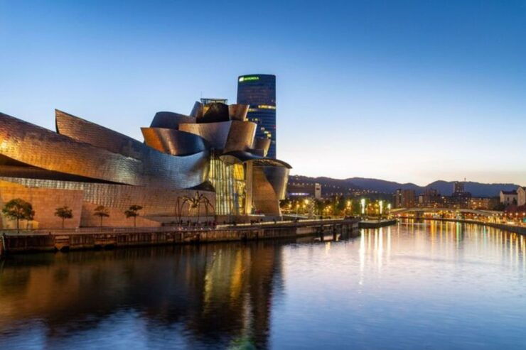 Bilbao: Personalized 2 to 8-Hour Private Guided Walking Tour - Expert Bilingual Guides