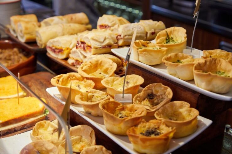Bilbao: Pintxos and Wine Tasting Tour With Local Guide - Duration and Availability of the Tour