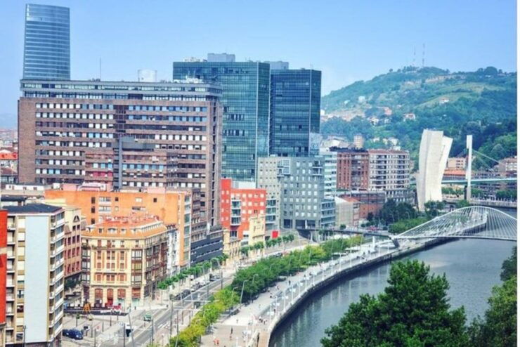 Bilbao : Private Custom Walking Tour With a Local Guide - Good To Know