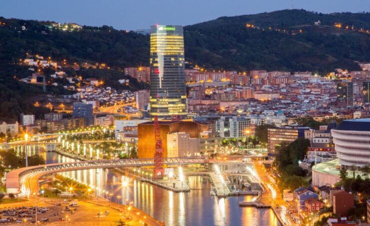 Bilbao: Small-Group Guided Walking Tour - Tour Highlights and Features
