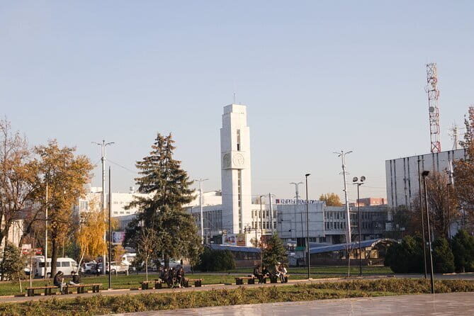 Bishkek Street Murals , Mosaics Arts and Kyrgyz Nomadic History - The Sum Up