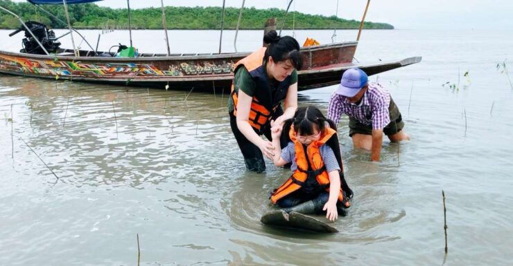 BKK :Meet Monkey, Mangrove Forest, Seafood& Market -Private - Tour Highlights