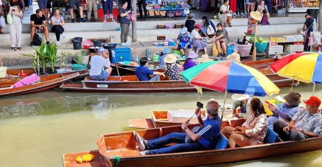 BKK : Private Damnoen Saduak Floating Market & Train Market - Exploring Damnoen Saduak Floating Market