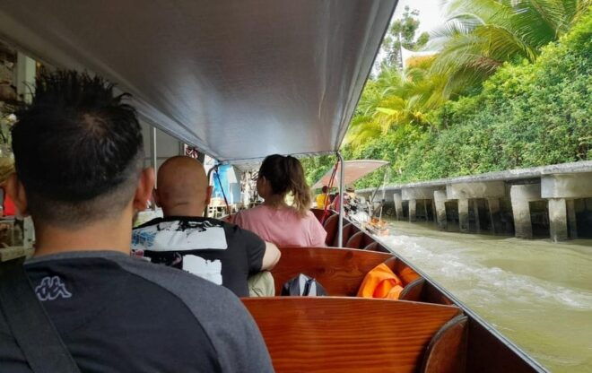 BKK : Private Damnoen Saduak Floating Market & Train Market - Activities and Local Delicacies