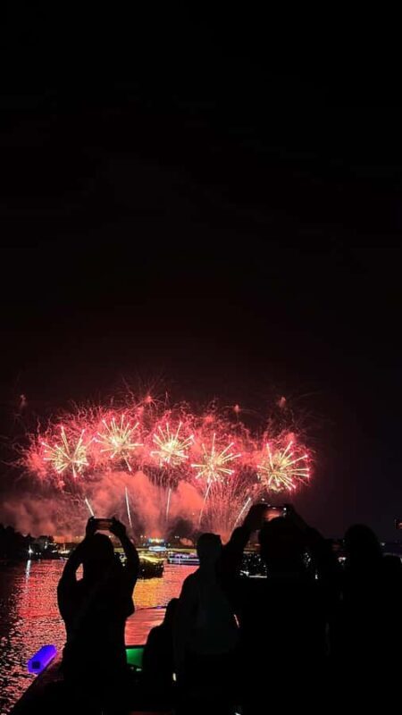 BKK:The Planet River Dinner Cruise &Upper desk Entertainment - Views and Atmosphere: A Photographer’s Dream
