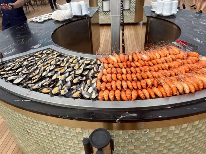 BKK:The Planet River Dinner Cruise &Upper desk Entertainment - Comparing with Similar Experiences