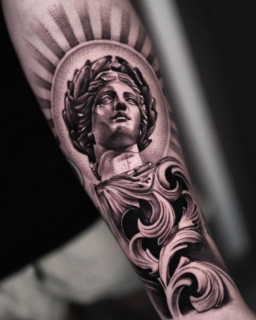 Black and Grey Realistic Tattoo With Daniel Muñoz - Daniel Muñoz: Renowned Tattoo Artist