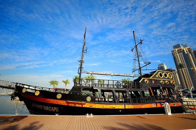 Black Pearl Sightseeing Cruise - Key Landmarks and Locations