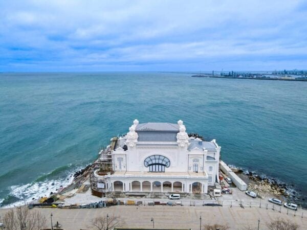 Black Sea: Bucharest to Constanta and Mamaia by Car - Exploring Mamaia Beach
