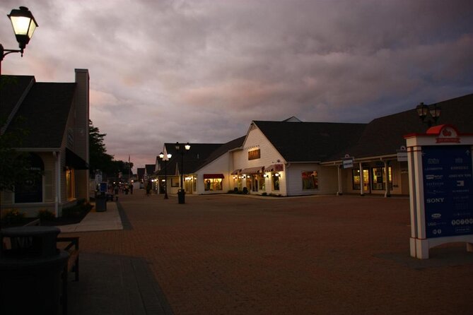 Black SUV - 7hs Staying Woodbury Outlets - Up to 6pax - Free Tax - 7 Hours of Shopping