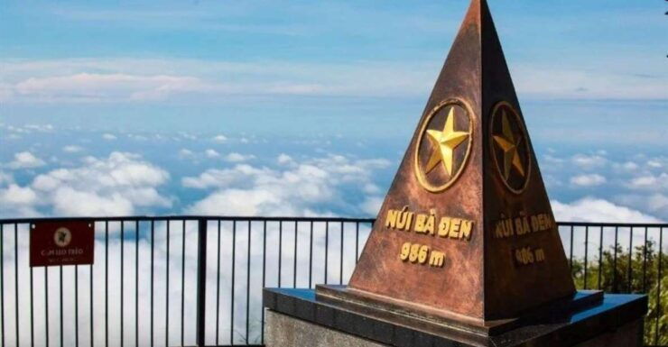 Black Virgin Mount and Cao Dai Holy Mass, Cu Chi Tunnel Tour - Tour Experience