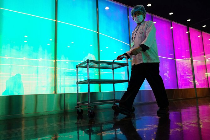 Blade Runner Photo Workshop in Shibuya With Laurence Bouchard - Workshop Logistics