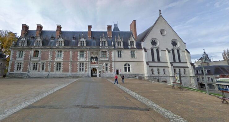 Blois: Private Tour of Blois Castle With Entry Tickets - General Information