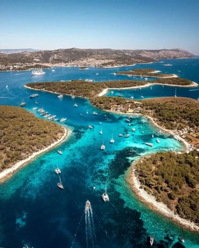 Blue Cave & 5 Islands Tour from Split - Premium Comfort Experience - Komiža and the guided island stop