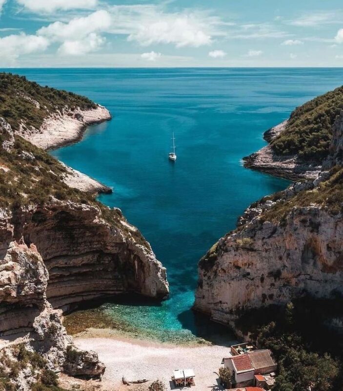 Blue Cave & 5 Islands Tour from Split - Premium Comfort Experience - Pakleni Islands: an hour to explore on your own