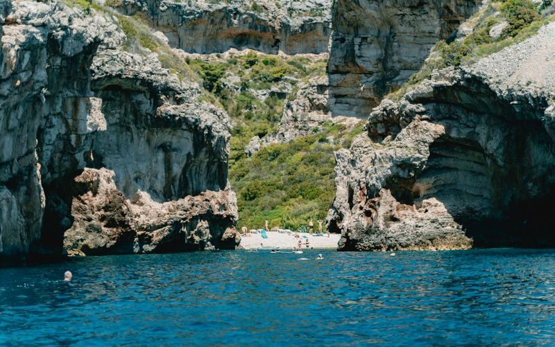 Blue Cave, Hvar & 5 Islands Full-Day Tour - Hvar and the five-island promise