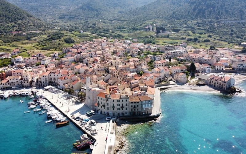 Blue Cave, Hvar & 5 Islands Full-Day Tour - When the Blue Cave closes