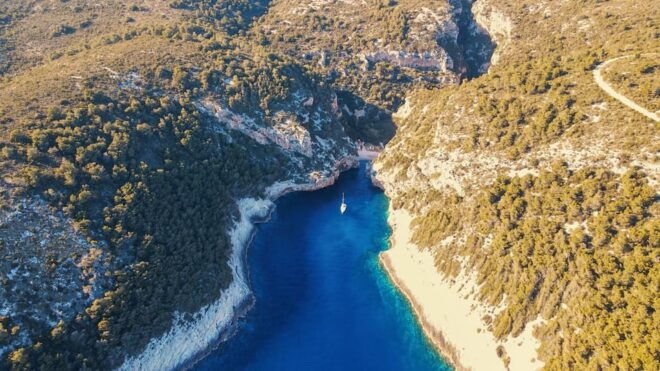Blue Cave & Hvar Island (Paklenjaci) Private Speedboat Tour - Stiniva Beach Visit