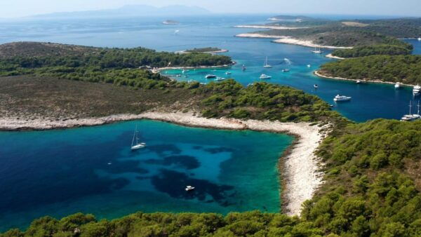 Blue Cave & Hvar Island (Paklenjaci) Private Speedboat Tour - Paklinski Islands Indulgence