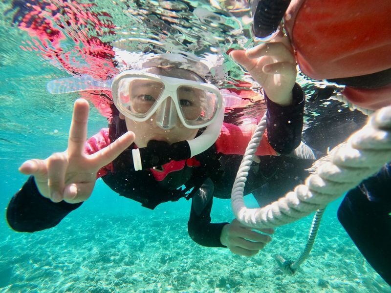 Blue Cave Snorkeling and Diving in Okinawa - Guides, language and photos