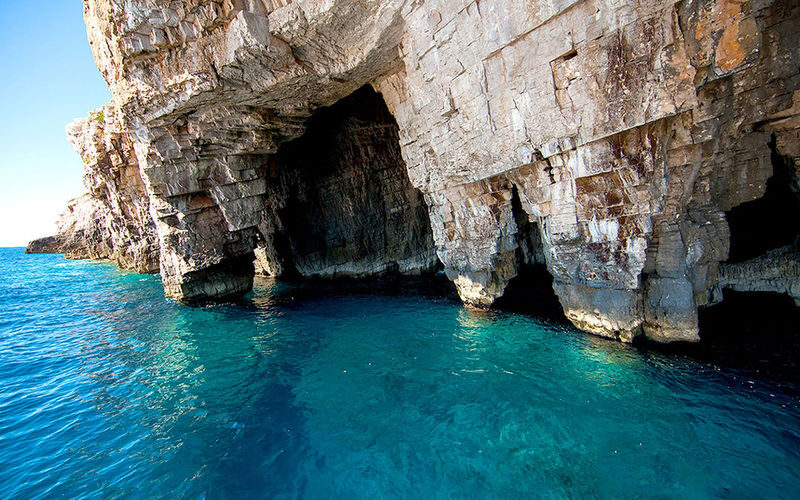 Blue Cave, Vis & Hvar 5-Island Speedboat with Cozy Seats in Shade - The speedboat ride: shade, wind and seat comfort