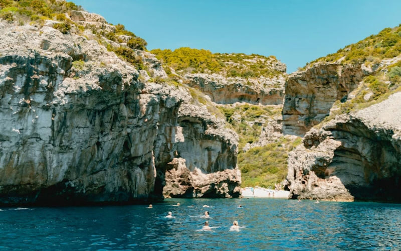 Blue Cave, Vis & Hvar Full-Day Speedboat Island Tour - Who should book this island tour?
