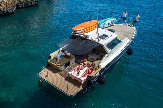 Blue & Green Cave Tour With Yacht From Town Hvar - Yacht Amenities