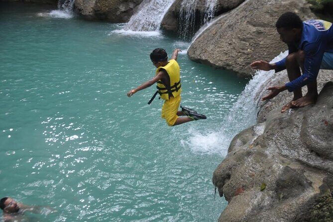 Blue Hole and Shopping in Ochi Rios - An In-Depth Look at the Tour Experience