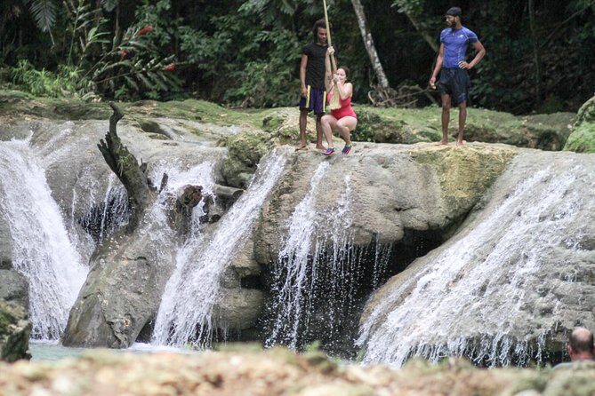 Blue Hole & Dunn's River Falls with Lunch from Grand Palladium and Negril - FAQ