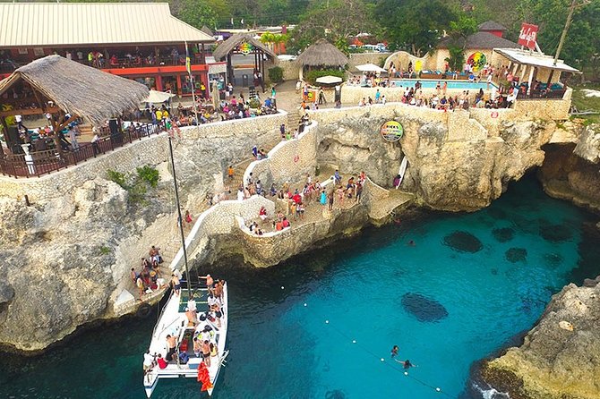 Blue Hole Mineral Spring Private Tour With Ricks Cafe - Tour Pricing and Duration