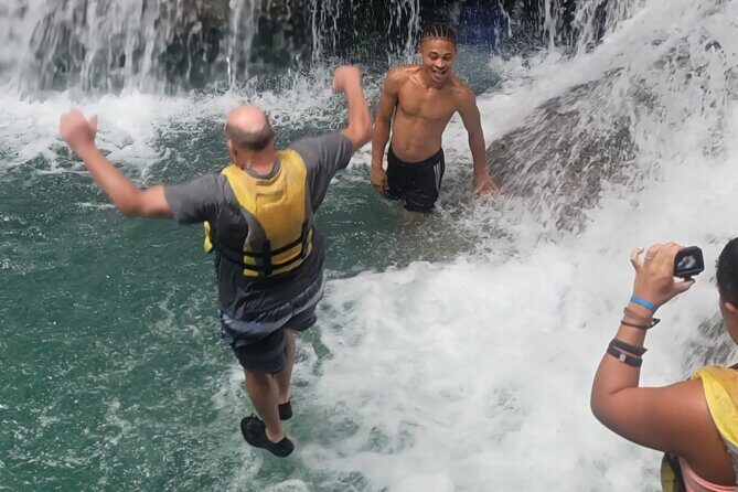 Blue Hole, River Tubing, and Horse Ride with Swim Ocho Rios - FAQs