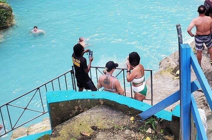 Blue Hole, River Tubing, and Lunch from Montego Bay and Falmouth - FAQ