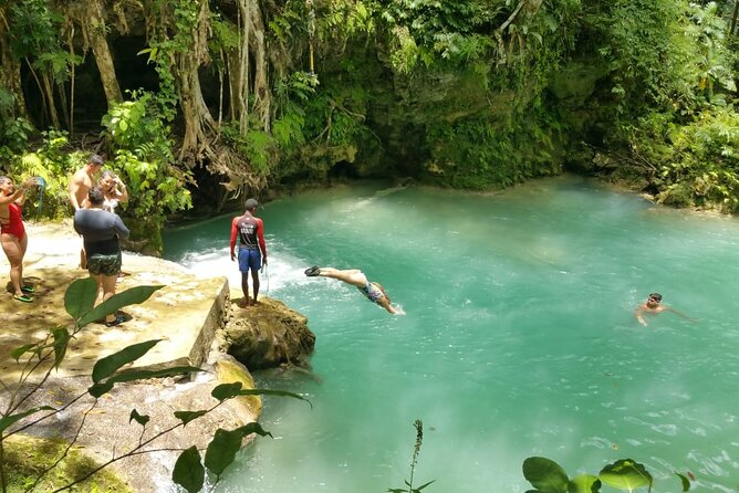 Blue Hole/Secert Falls and Dunns River Combo Tour - Meeting and Pickup Details