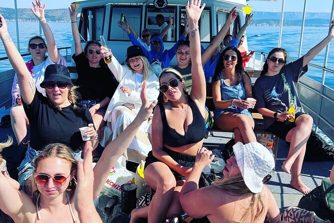 Blue Lagoon, Shipwreck & ŠOlta Cruise With Lunch & Unlimited Drinks From Split - Tour Details and Logistics