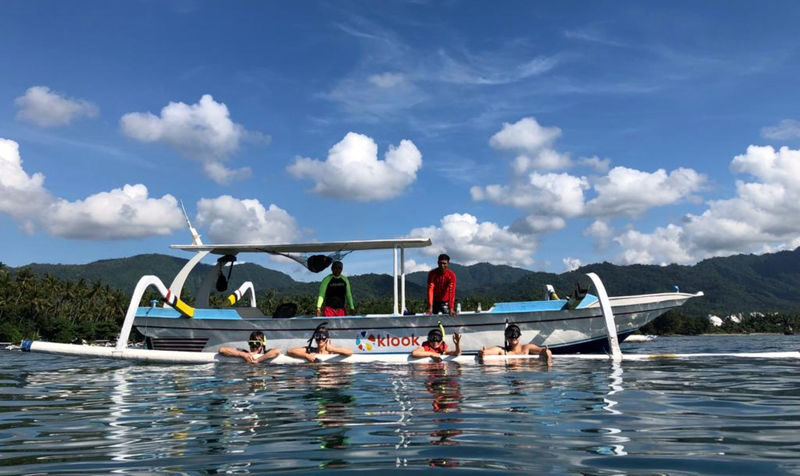 Blue Lagoon Snorkeling in Bali with Optional Activities & Tour - Getting comfortable before you enter the water