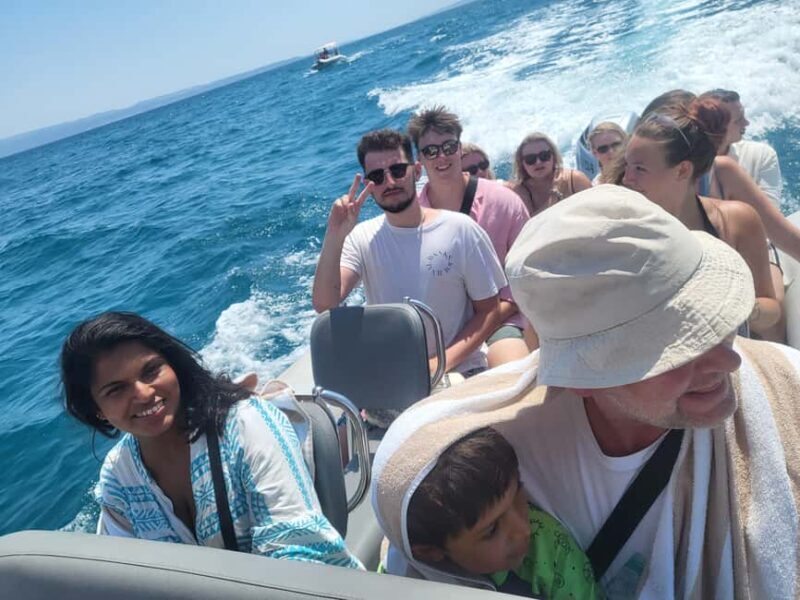 Blue lagoon with a speed boat water and towels included - Good To Know