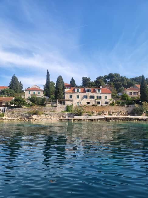 Blue lagoon with a speed boat water and towels included - Authentic Guest Feedback