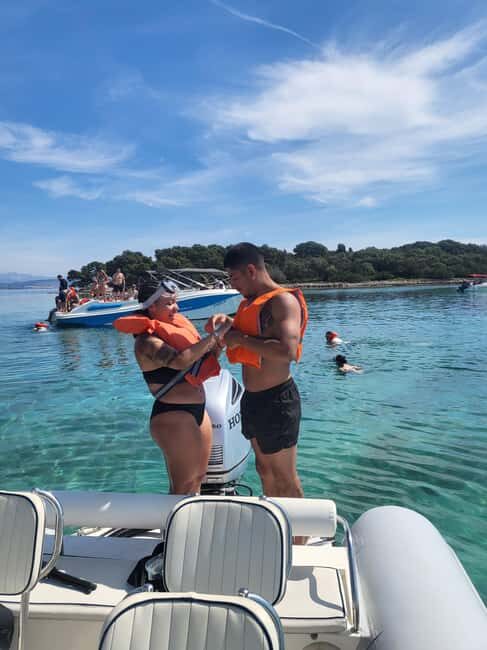 Blue lagoon with a speed boat water and towels included - The Sum Up