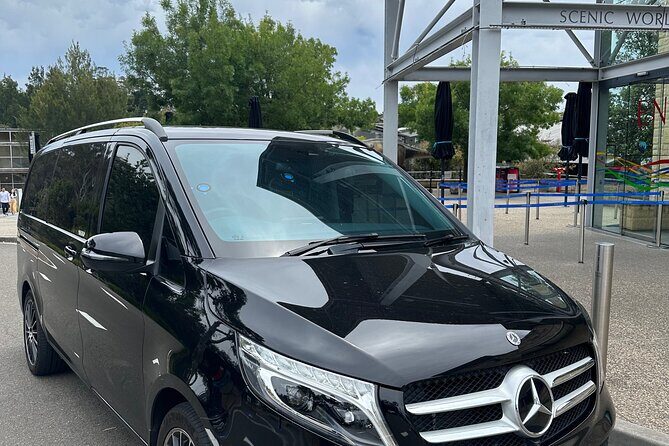 Blue Mountain Chauffeur Service - The Vehicle and Chauffeur Experience