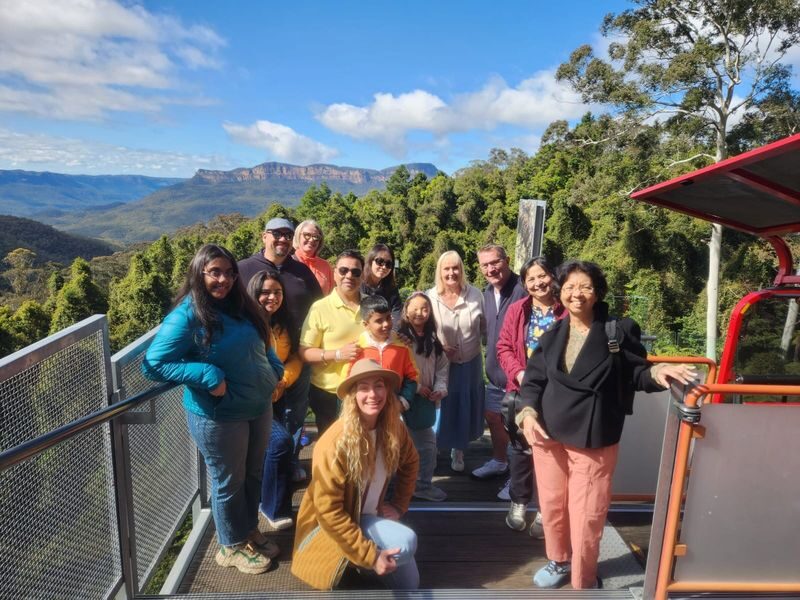 Blue Mountains Premium Day Tour with Scenic World and Wildlife Park - Leaving Sydney before the day wakes up