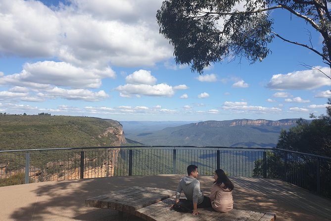 Blue Mountains Unique Small-Group Day Adventure With Picnic Lunch - Tour Guide Appreciation