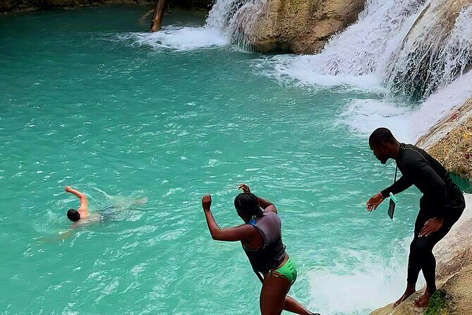 Bluehole & Secret Falls with shopping, admissions and pickup. - Who Should Book This Tour?