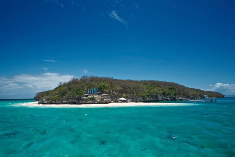 Bluewater Sumilon Island Resort Day Use in Cebu - What to know before you book