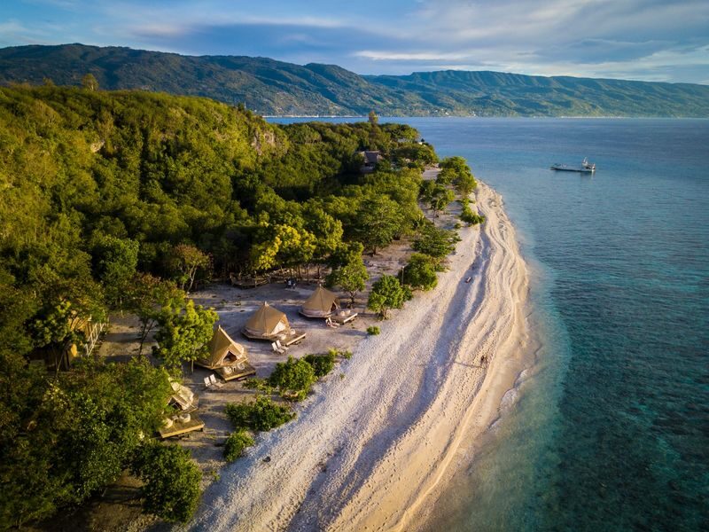 Bluewater Sumilon Island Resort Day Use in Cebu - Kayaks, fish and trails around the island