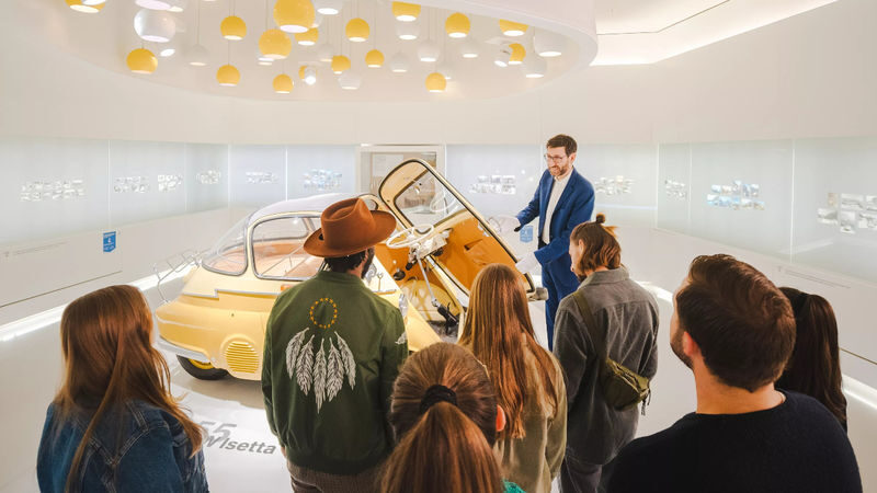 BMW Museum ticket in Munich - A modern setting with a well-guided flow