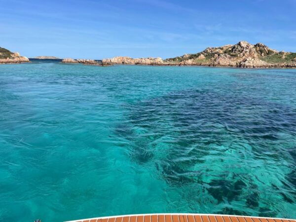 Boat 6,5 M Rental for Excursions to Maddalena and Corsica - The Sum Up