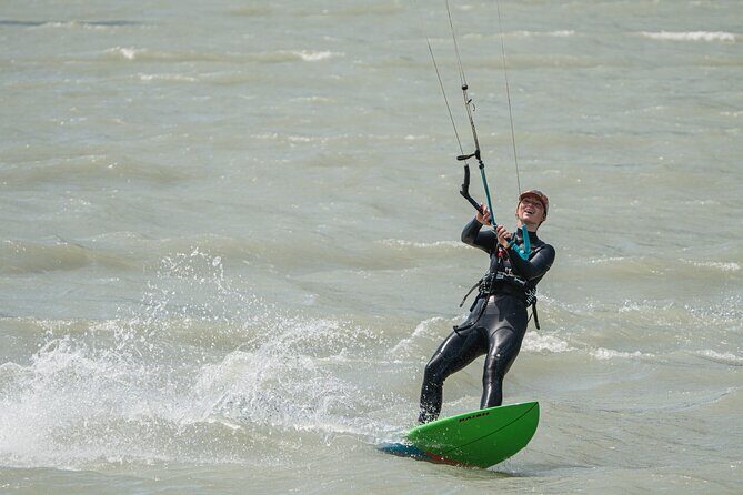 Boat Assisted Kiteboarding Lessons in Squamish - Who Will Love This Experience?