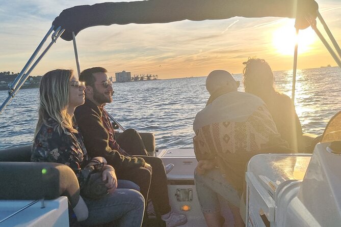 Boat Cruise With Champagne - Spectacular Views