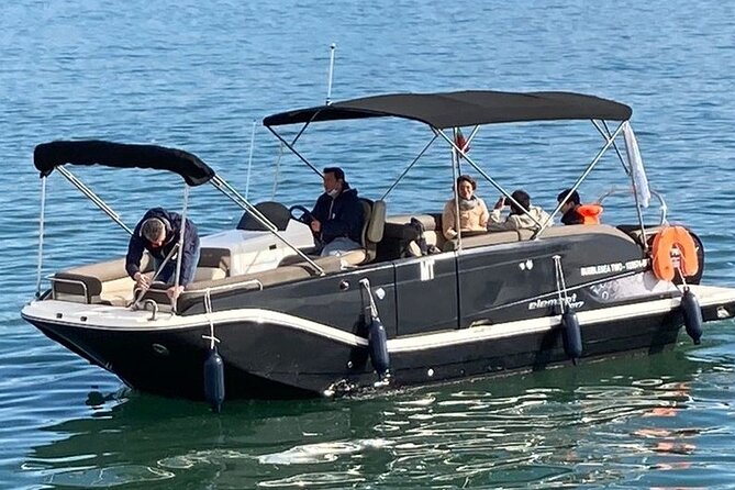 Boat Cruise With Champagne - Luxury Boat Experience