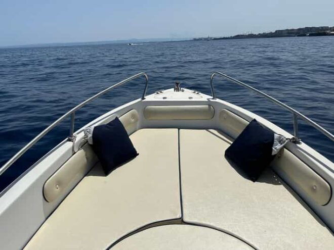 BOAT EXCURSION BETWEEN OGNINA AND ACITREZZA WITH APERITIF - Tour Highlights